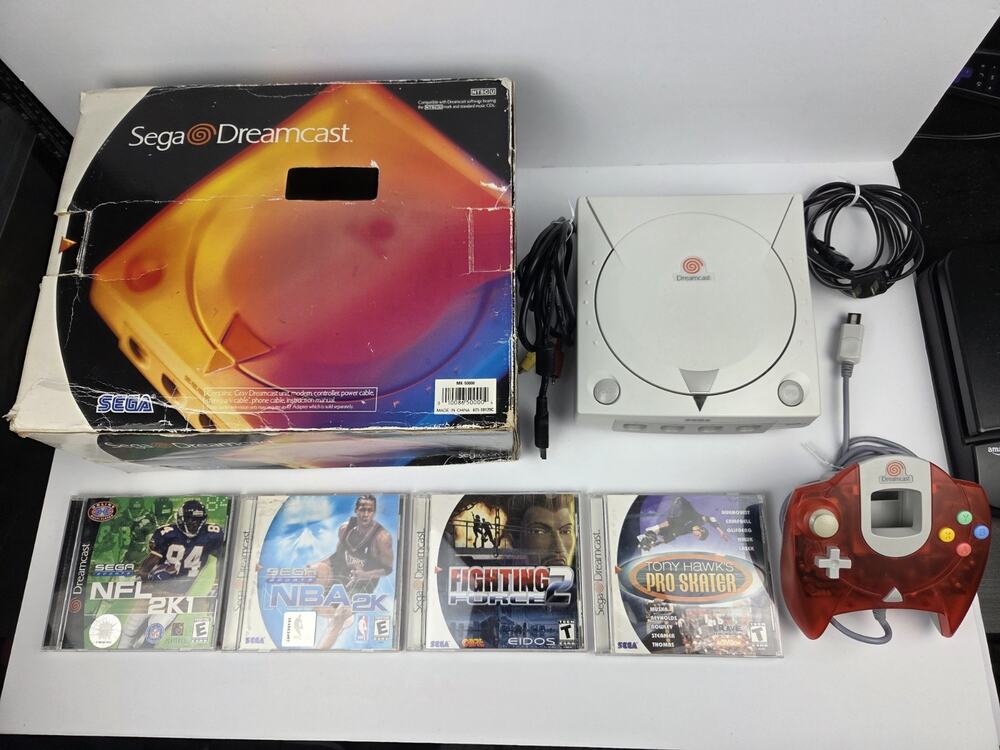 Sega Dreamcast Console HKT-3020 BUNDLE (Includes Controller & Cables + 4 Games)